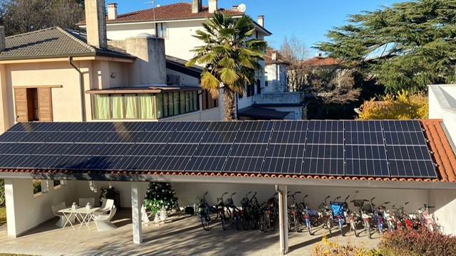 Energia rinnovabile: impianto fotovoltaico del Palamostre Residence a Udine
